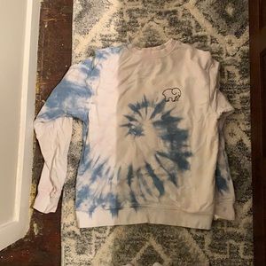 Ivory Ella Blue and White crew neck sweatshirt